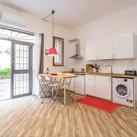 Cozy Loft In Trendy Trastevere Neighborhood