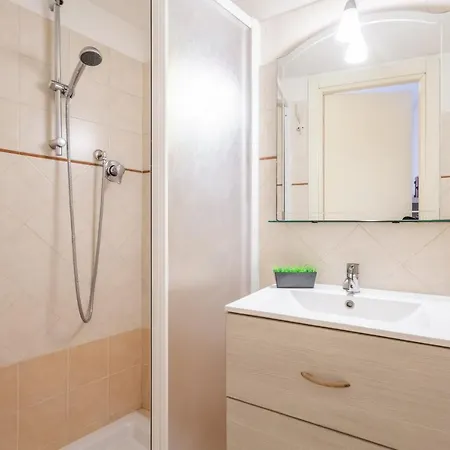 Cozy Loft In Trendy Trastevere Neighborhood *